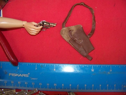 1//6th Scale Chrome Snub Nose Pistol w//Brown Leather Shoulder Holster