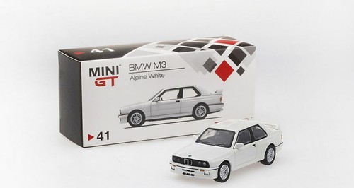 BMW m3 e30 Alpine White ** MINI GT Collection TSM MODEL 1:64 Neuf dans sa boîte