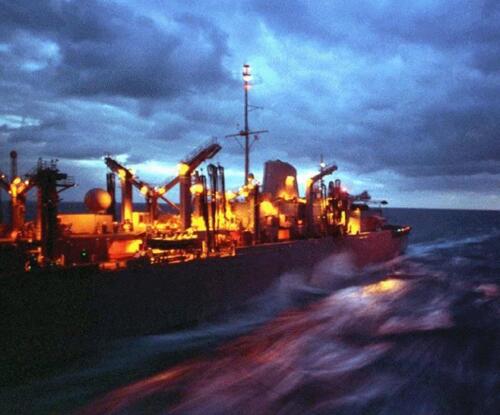 USS DETROIT AOE-4 HAT LAPEL PIN UP US NAVY VETERAN GIFT VIETNAM
