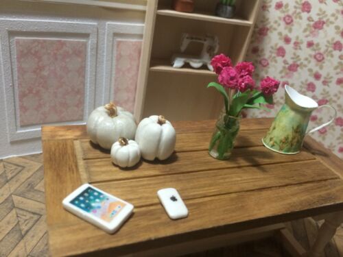 Miniature Dollhouse 1:12 iPhone and iPad 