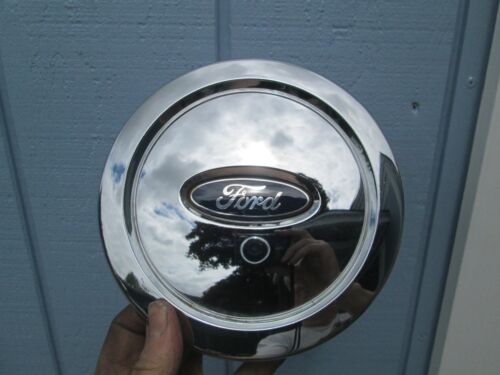 Ford Expedition Chrome Center Caps Part #  4L14-1A096-DB // 69412 CB