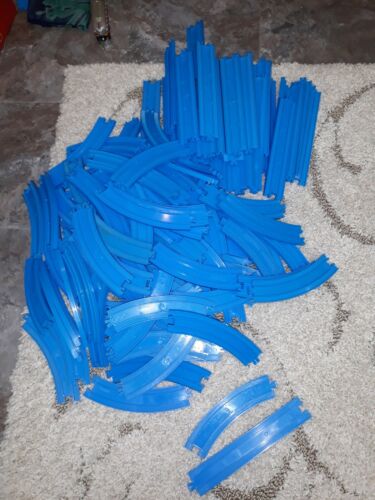 Tomy Thomas BLUE TRACK 50 Straight track and 100 curved track pieces 