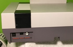 Nintendo NES Console 4 Controllers  2 Zappers  Mario 3 Super Mario Bro Duck Hunt