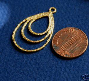 6 pcs of Gold Plated 3 layer teardrop 28x20mm