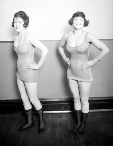 1920 Sidney Lust Girls 2 Old Photo 8.5/" x 11/" Reprint