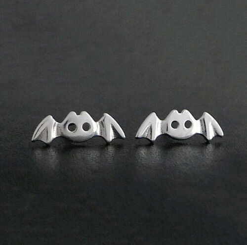 Solid 925 Sterling Silver Shiny Bat Wildlife Gothic Halloween Gift Stud Earrings