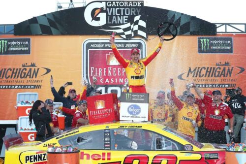 NASCAR SUPERSTAR JOEY LOGANO WINS 2019 MICHIGAN 8X10 PHOTO W/BORDERS 