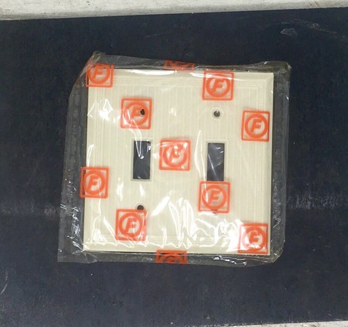 NOS Vintage Bakelite Uniline Ivory Ribbed Two Gang Toggle Switch Plate