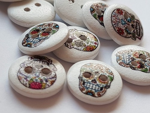 PK 20 WOODEN SKULL BUTTONS MEXICAN SUGAR SKULL DAY OF THE DEAD HALLOWEEN
