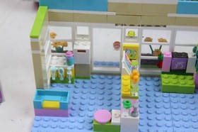 Lego 3188 Heartlake Vet Friends 100% Complete