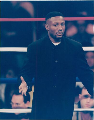 A Pernell Whitaker Boxing Unsigned Glossy 8x10 Photo