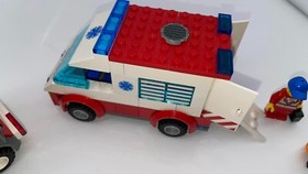 LEGO CITY Starter Set 60023 Complete With Instructions