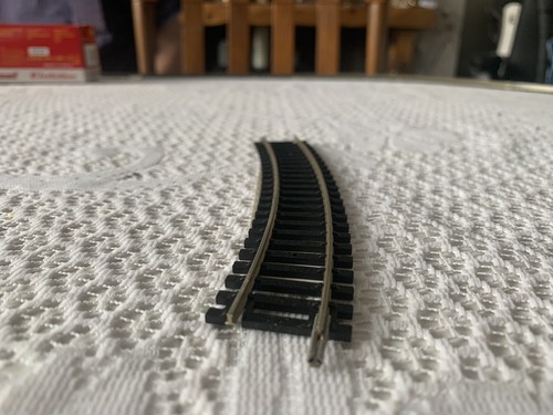 Hornby R606 2nd radius curves in mint /& unused condition.