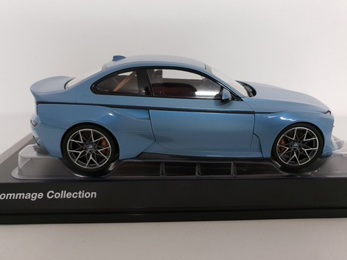 BMW 2002 Hommage Collection Iceblue wit M stripes Norev 1//18 dealer edition