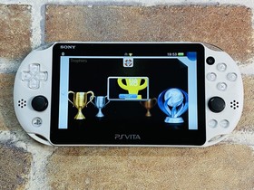 PS Vita Glacier White PCH-2000 SONY PlayStation Japan 8GB Charger Tested DDP