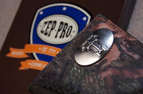 ZEP-PRO Texas Tech Red Raiders roper Leather Fence Row Camo Wallet TIN GIFT BOX