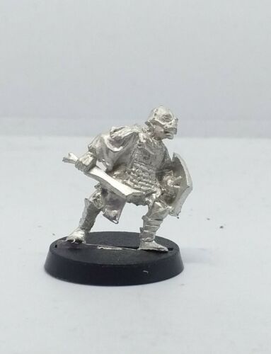 Lord of the rings middle earth metal mordor orc pose 3