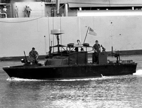 PBR BOATS SCRIPT LAPEL HAT PIN UP US NAVY VETERAN GIFT USS PATROL RIVER BOAT WOW