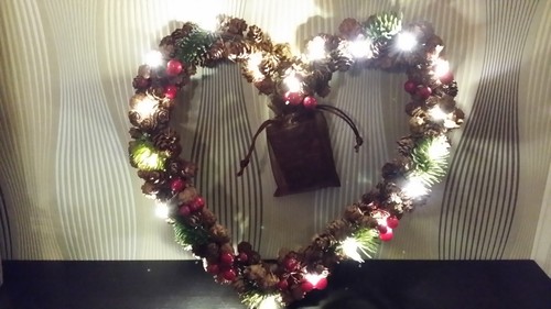 LUMIDA Xmas 50/% Herzen aus Tannenzapfen Timerfunktion 2-tlg.