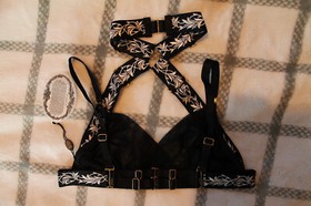 Bordelle Kew Soft Collar Bra Black floral embroidered 24k gold SS XS NWT