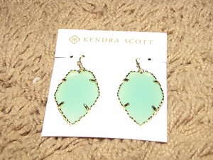NEW-KENDRA-SCOTT-Corley-Chalcedony-Earrings