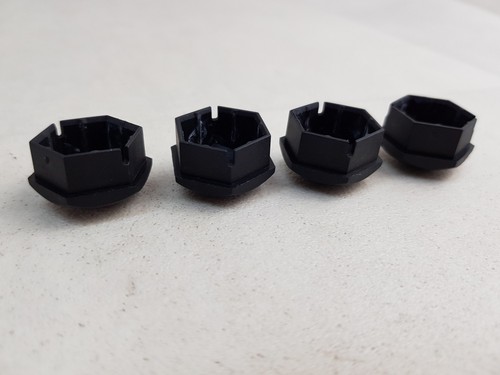 Genuine Nissan Qashqai J11 13-18 17 mm black Wheel Nut Covers X 4
