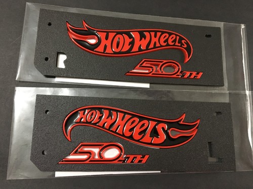 L Red+Black 1pai Camaro Hot Wheels 50th Anniversary 2018 Front Fender Emblem R