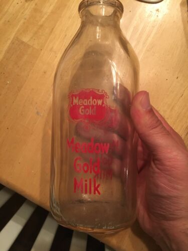 Vintage Meadow Gold Milk Builds Champions Glass Quart Milk Bottle Rare VG+ 