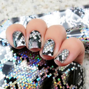 1-Bottle-Hot-Charm-Holographic-Foils-Serpentine-Foils-Nail-Art-Transfer-Sticker
