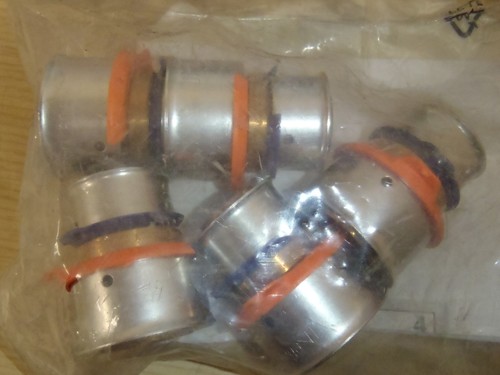 VIEGA Pureflow Pex Press 3//4/" x 1/" 83055 !86B! Lot of 5