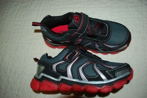 Details about / Boys Athletic Shoes GRAY BLACK RED SILVER Easy Fasten RUGGED SOLE Cushioned SZ 4