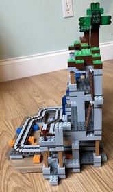 LEGO Minecraft The Mine 21118 90% Complete Preowned With Both Manuals GUC!