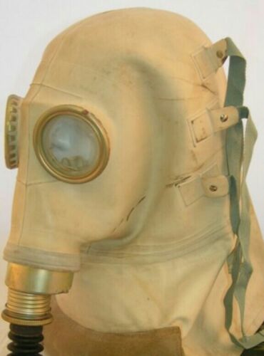 Soviet Polish Rare  SR-1 HEAD WOUNDED SR1 GAS MASK Very scare and creepy one. 