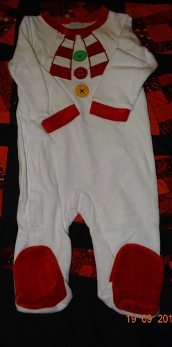 Snowman Baby Grow//Sleep Suit Great For Christmas 3//6 /& 9//12 months Really Cute