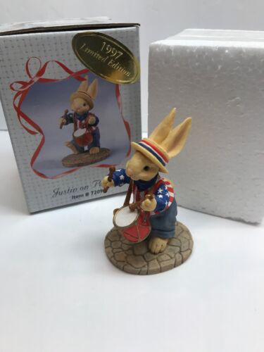 Bunny Toes Justin On Parade 1997 Limited Pacific Rim 72094 Figurine Flag Drum