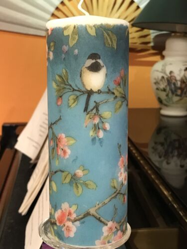 BLOSSOMS AND BIRDS HAND DECORATED PILLAR CANDLE 18x6.5cm