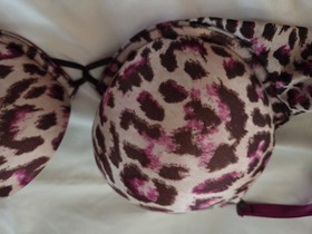 Victorias Secret Miraculous plunge push up padded bra Leopard Print 32C