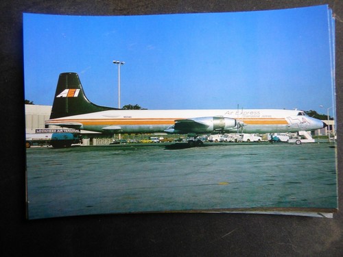 COL.VILAIN N° 98 AIR EXPRESS INTERNATIONAL CL 44 N121AE