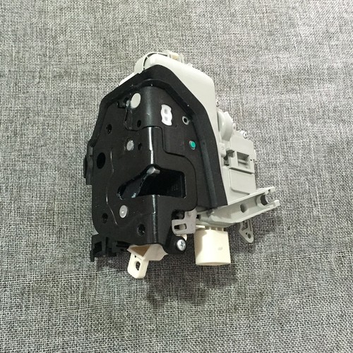 Front Left Driver Door Lock Latch Actuator 8J1837015C For AUDI A4 A5 Q5 Q7
