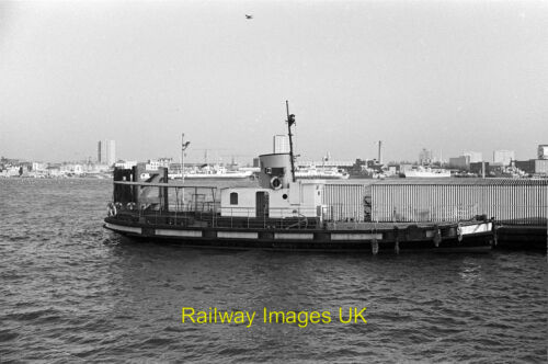 Ferry 'Vesta' at Gosport 1968 Ship Photo 