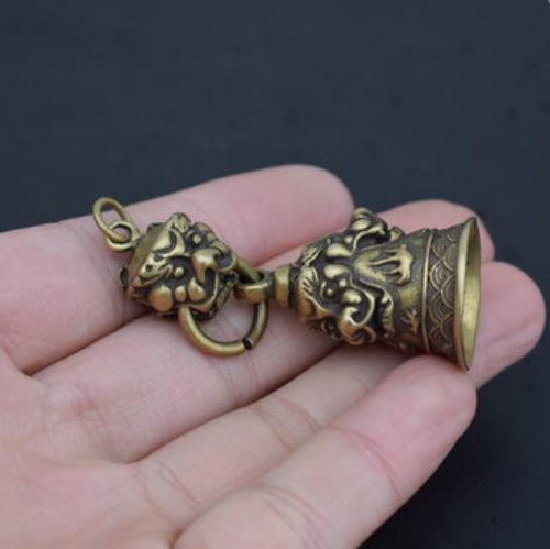China Pure brass Carving Lion head Small bell Pendant