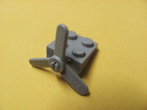 @@ GREY @@ GRIS x1 LEGO 2421 @@ Propeller 3 Blade Small
