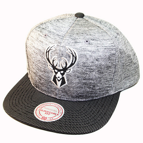 Mitchell /& Ness NBA Milwaukee Bucks Grey Snapback Hat Space Knit Crown PU Cap