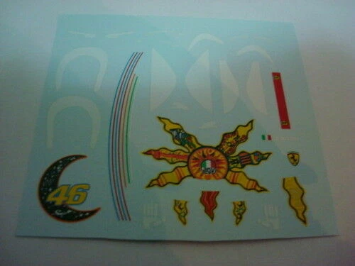 Modellini statici di auto, furgoni e camion rossi scala 1:43