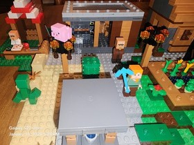 Lego 21128 Minecraft The Village & Lot Of Over 50 Minecraft Minifigures, Weapons