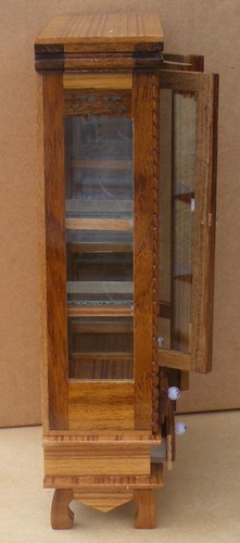 1:12 scale vernie vitrine avec étagères en verre tumdee maison de poupées