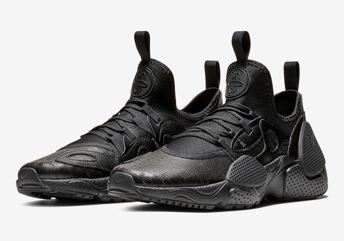 NIKE HUARACHE EDGE TRIPLE BLACK SZ 9-13