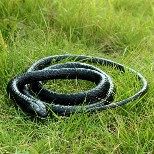 130 cm Réaliste Caoutchouc Serpent Jouet Jardin Accessoires Blague Farce Cadeau wild REPTILE NEUF