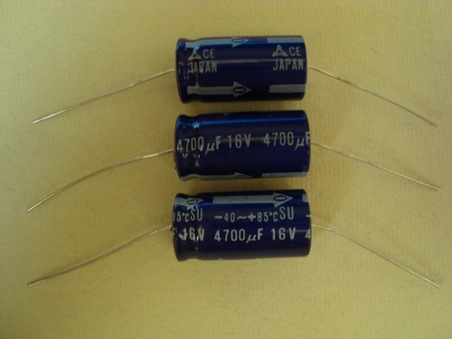 SU Serie Kondensator capacitor Matsushita Japan 4700uF 16V axial 3 Elkos