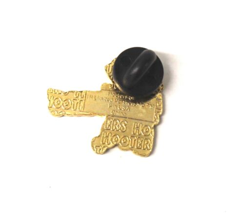 HOOTERS RESTAURANT STAFF HOOTIE DISHWASHER LAPEL PIN WITH CHEF HAT